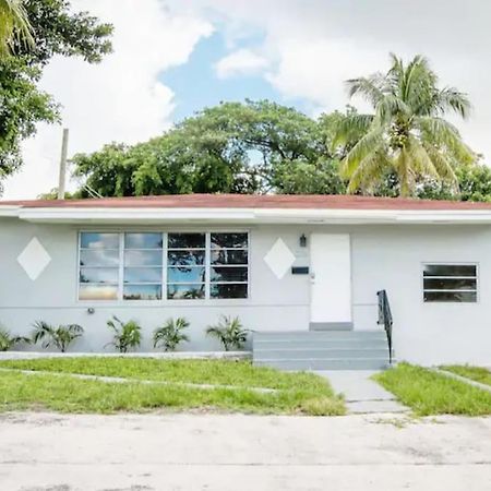 Modern 5 Bedroom Miami Home 15 Min To The Beach Exteriör bild